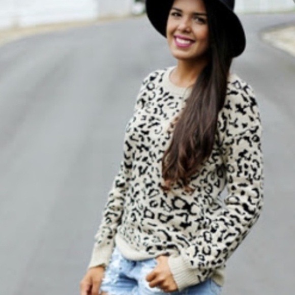 Kirra Leopard Print Knit Pullover Sweater Sz M - Picture 2 of 8